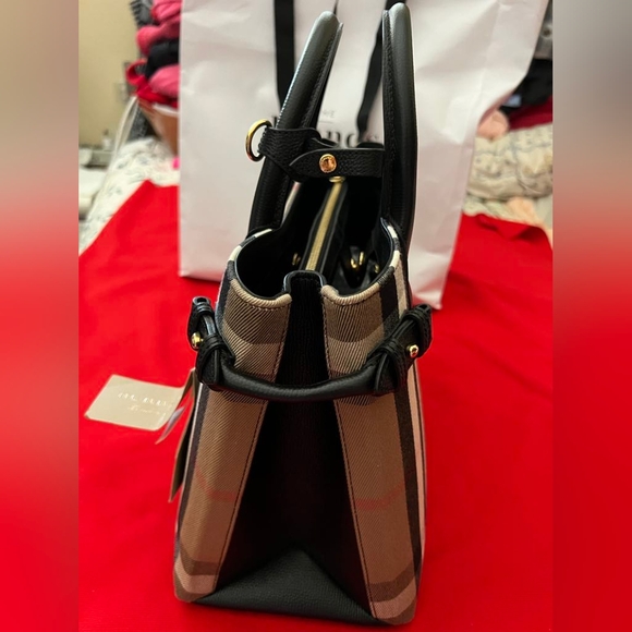 Authentic brand new burberry london 2 way bag - Picture 3 of 14
